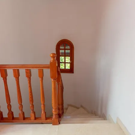 Magnificent 3br. Duplex *